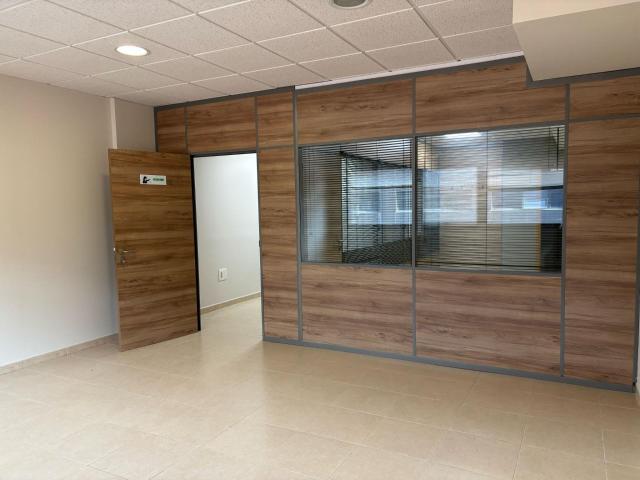 Oficina con baño incorporado en Centro de Negocios