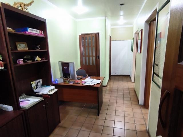 Oficina con potencial para ser transformada en apartamento