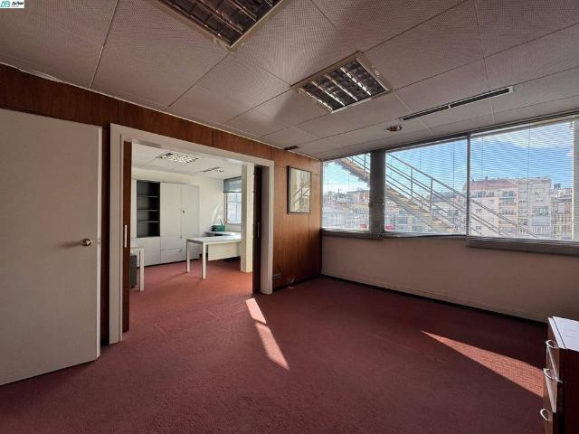 Oficina de alto standing de 148 mq en alquiler Barcelona, Cataluña