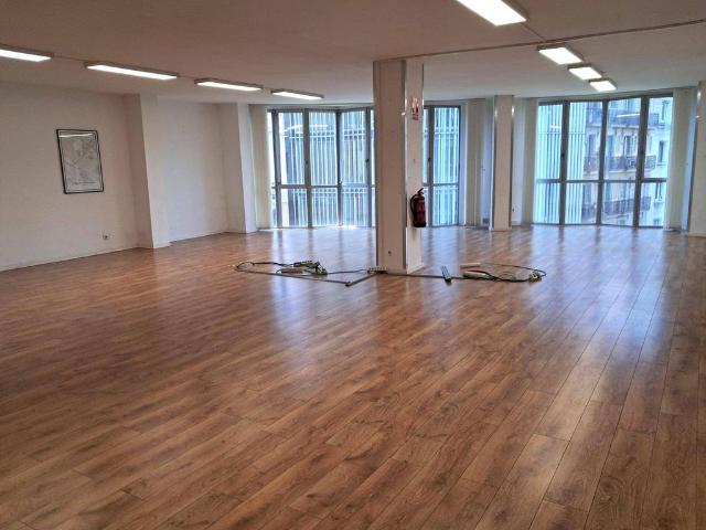 Oficina de lujo de 230 mq en alquiler Barcelona, Cataluña