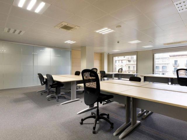 Oficina de lujo de 582 mq en alquiler Barcelona, España