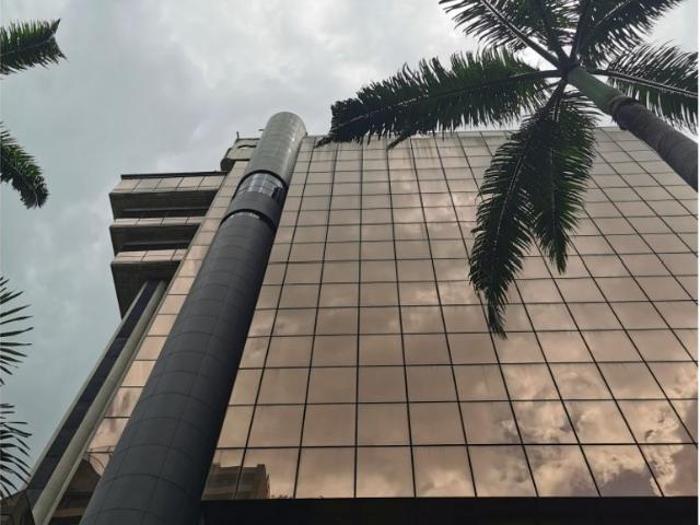 Oficina de alto standing en alquiler Nueva Caracas, Distrito Capital