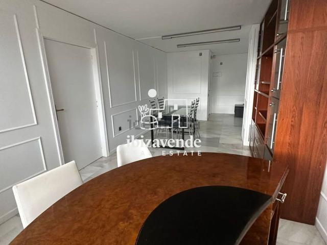 Oficina, Eivissa