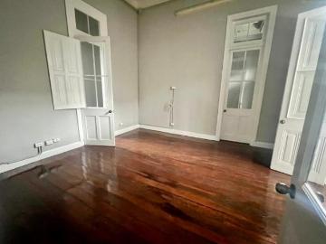 Oficina en AVENIDA GRAU, EN 2DO PISO CON BALCON, 6 AMBIENTES