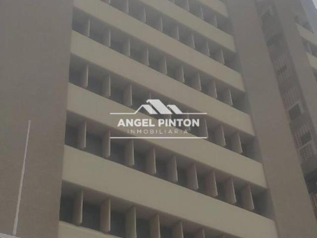 Oficina en Alquiler en Maracaibo Zulia 123 m2. 2 hab