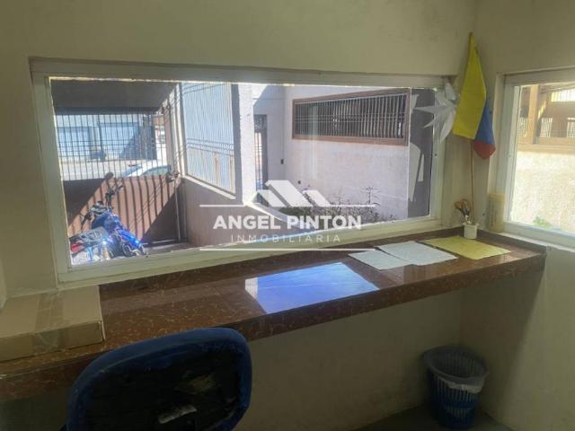 Oficina en Alquiler en Maracaibo Zulia 23 m2. 1 hab