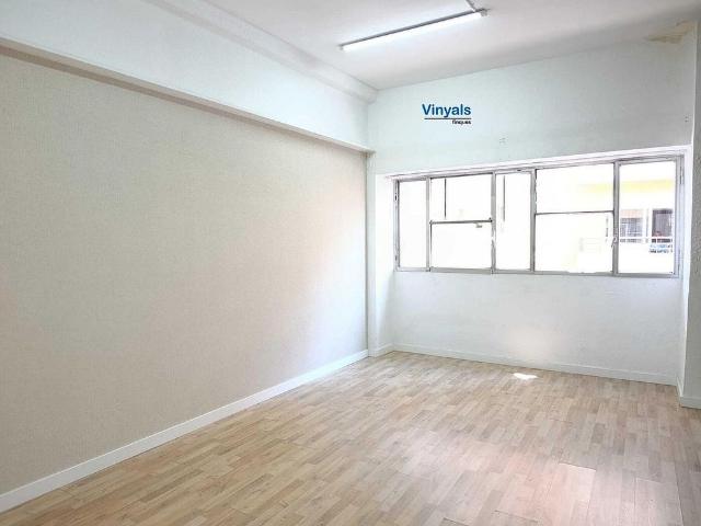 Oficina en alquiler en Mataró, de 74 m² por 650