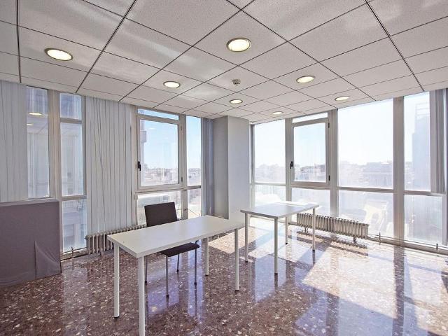 Oficina en alquiler en avenida De Francesc Cambó, Barcelona, de 236 m² por 3.000
