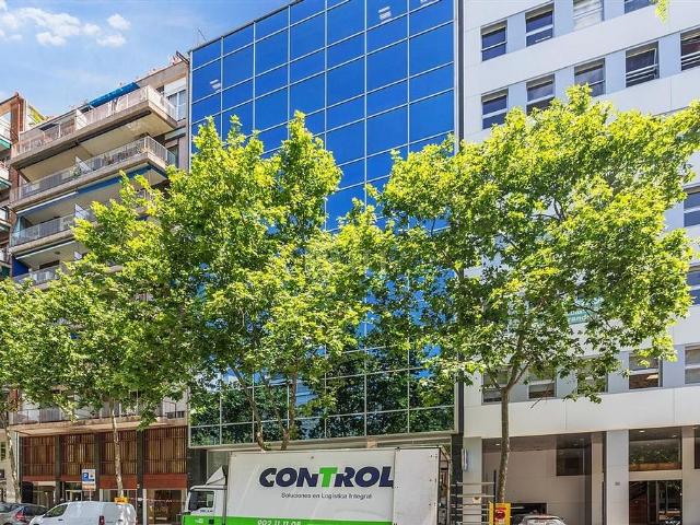 Oficina en alquiler en avenida De Josep Tarradellas, Barcelona, de 386 m² por 7.334