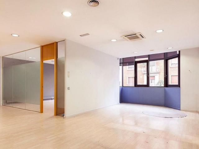 Oficina en alquiler en avenida De la Riera de Cassoles, Barcelona, de 256 m² por 4.220