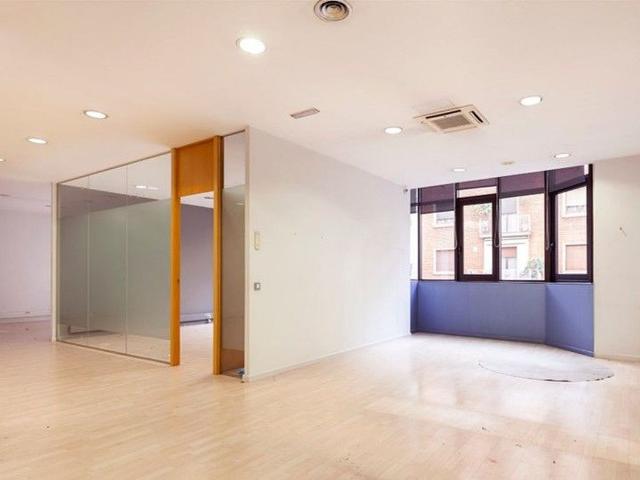 Oficina en alquiler en avenida De la Riera de Cassoles, Barcelona, de 301 m² por 4.220
