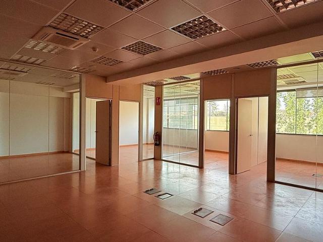 Oficina en alquiler en avenida De Les Corts Catalanes, Sant Adrià de Besos, de 165 m² por 1.500