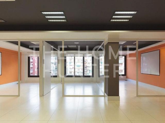 Oficina en alquiler en avenida De Madrid, Barcelona, de 94 m² por 1.720