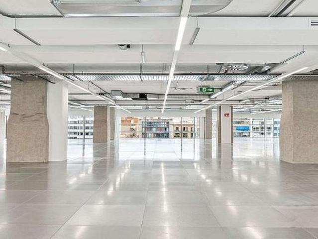 Oficina en alquiler en avenida De Roma, Barcelona, de 1.504 m² por 40.608