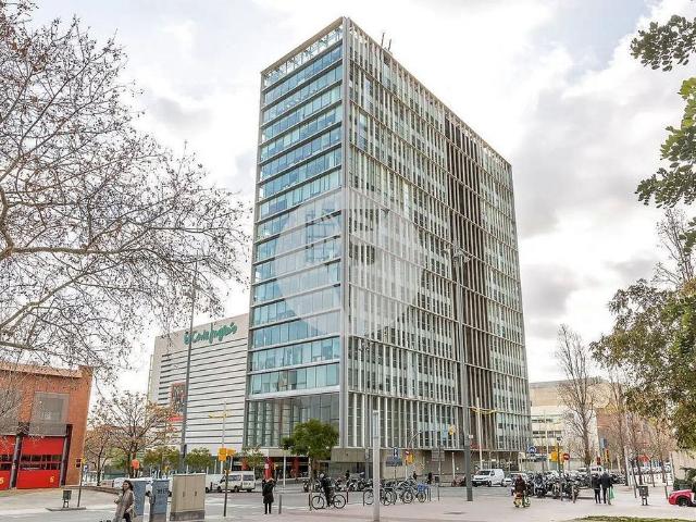 Oficina en alquiler en avenida De Rio de Janeiro, Barcelona, de 656 m² por 9.843