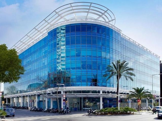 Oficina en alquiler en avenida Del Litoral, Barcelona, de 976 m² por 22.448