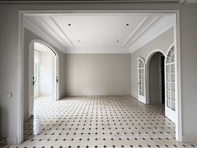 Oficina en alquiler en avenida Diagonal, Barcelona, de 189 m² por 4.000