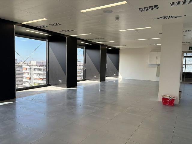 Oficina en alquiler en avenida Diagonal, Barcelona, de 124 m² por 3.348