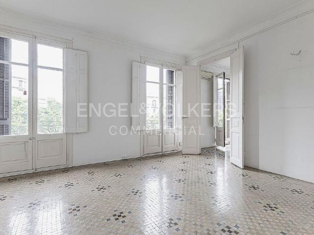 Oficina en alquiler en avenida Diagonal, Barcelona, de 200 m² por 4.000