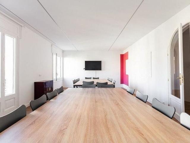 Oficina en alquiler en avenida Diagonal, Barcelona, de 360 m² por 7.500