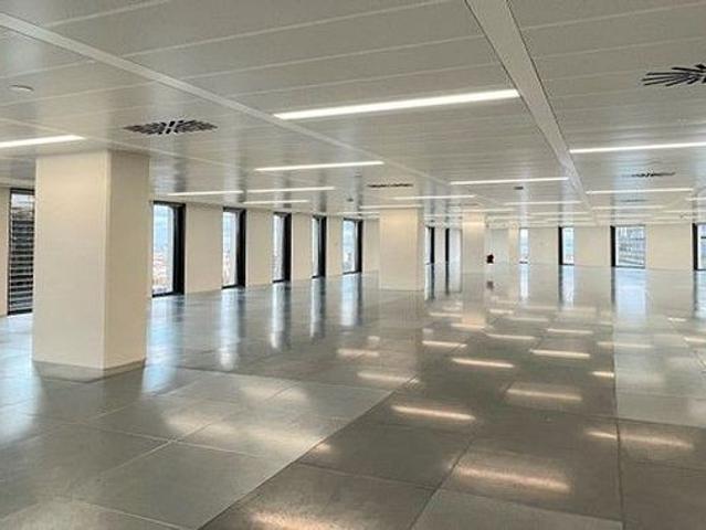 Oficina en alquiler en avenida Diagonal, Barcelona, de 645 m² por 16.770