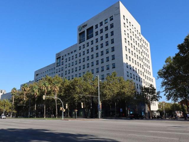 Oficina en alquiler en avenida Diagonal, Barcelona, de 690 m² por 19.320
