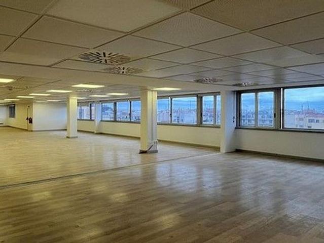 Oficina en alquiler en avenida Diagonal, Barcelona, de 755 m² por 15.855