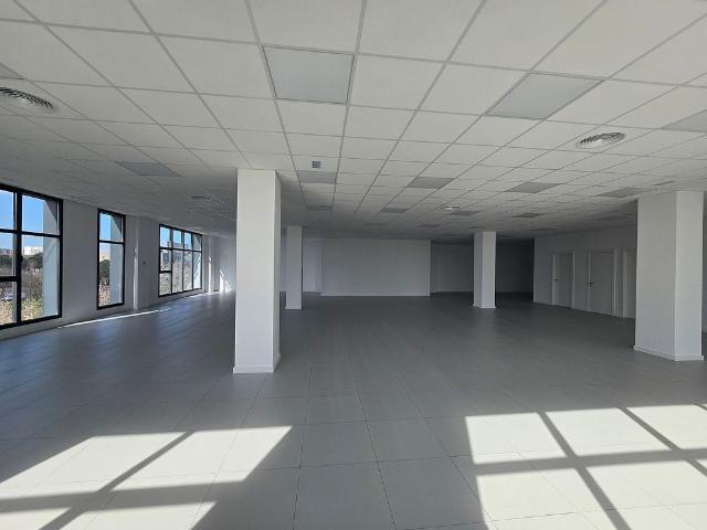 Oficina en alquiler en avenida Joan Carles I, Hospitalet de Llobregat, L´, de 336 m² por 2.352