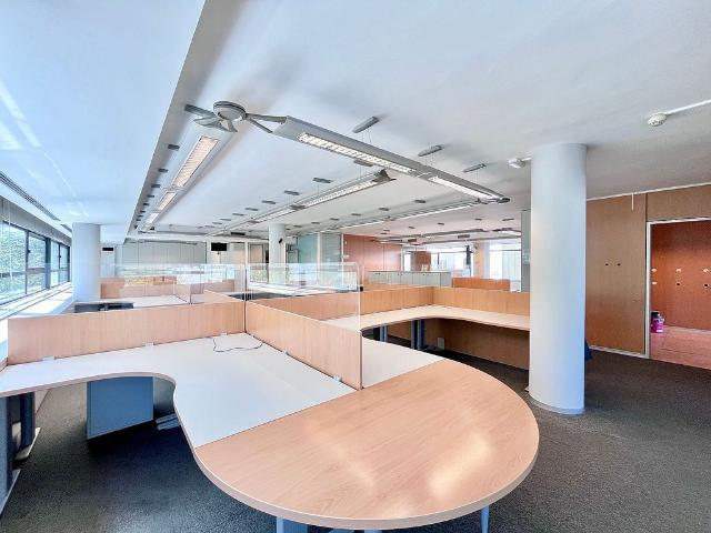 Oficina en alquiler en avenida Meridiana, Barcelona, de 225 m² por 3.500