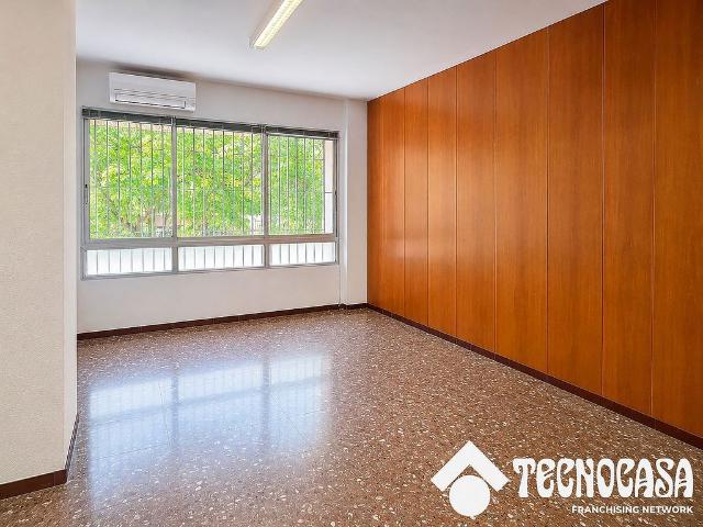Oficina en alquiler en avenida Roma Comte Borrell, Barcelona, de 65 m² por 1.000