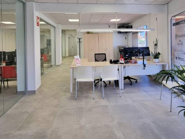 Oficina en Alquiler en Abrera