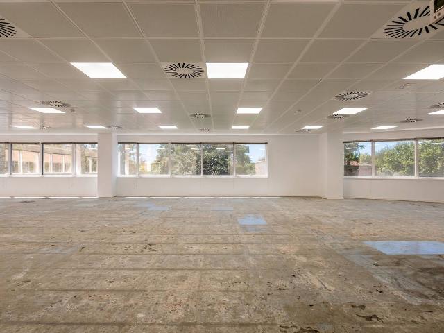Oficina en Alquiler en Almeda El Corte Inglés
