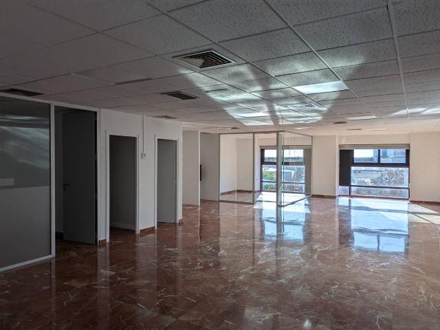 Oficina en Alquiler en Almeda El Corte Inglés