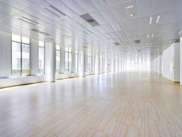 Oficina en Alquiler en Almeda El Corte Inglés