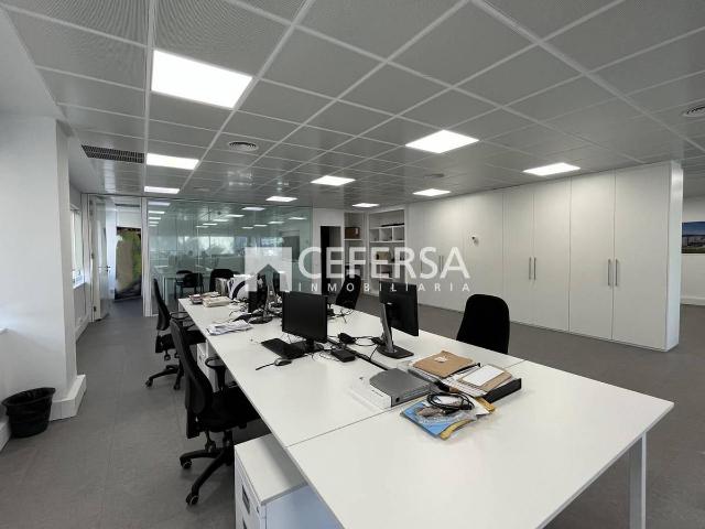 Oficina en Alquiler en Almeda El Corte Inglés