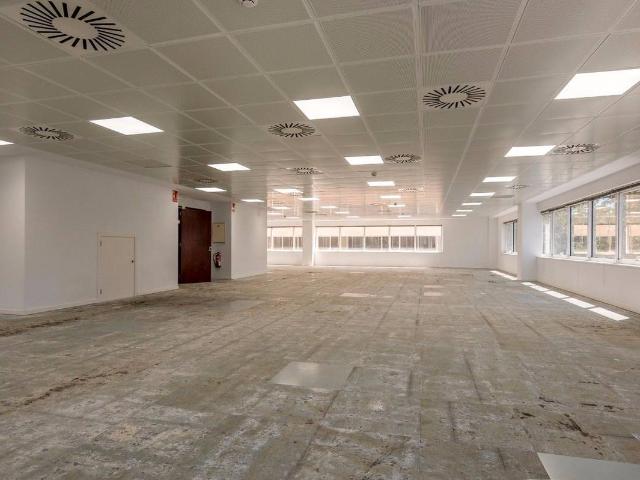 Oficina en Alquiler en Almeda El Corte Inglés