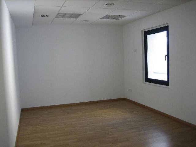 Oficina en alquiler en Andorra la Vella, de 16 m² por 480