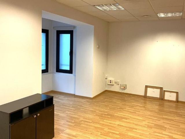 Oficina en alquiler en Andorra la Vella, de 27 m² por 600