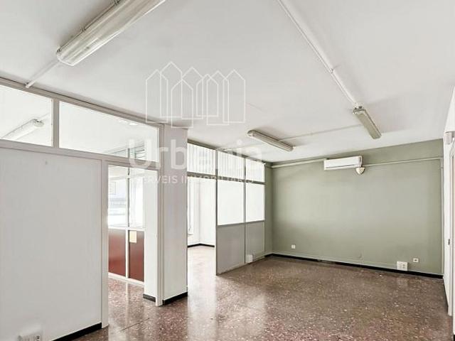Oficina en alquiler en Badalona, de 55 m² por 1.300