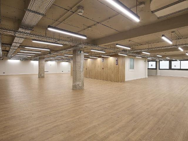 Oficina en alquiler en Barcelona, de 719 m² por 8.514