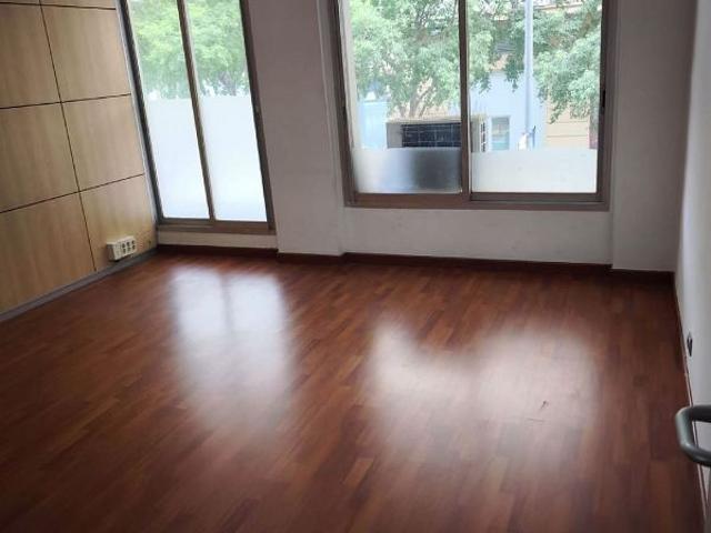 Oficina en alquiler en Barcelona, de 72 m² por 793