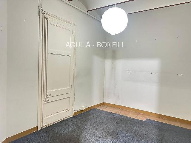 Oficina en alquiler en calle Augusta, Barcelona, de 75 m² por 900