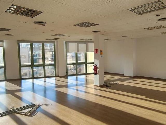 Oficina en alquiler en Barcelona, de 119 m² por 1.306