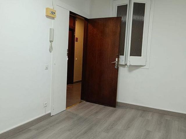 Oficina en alquiler en Barcelona, de 11 m² por 325