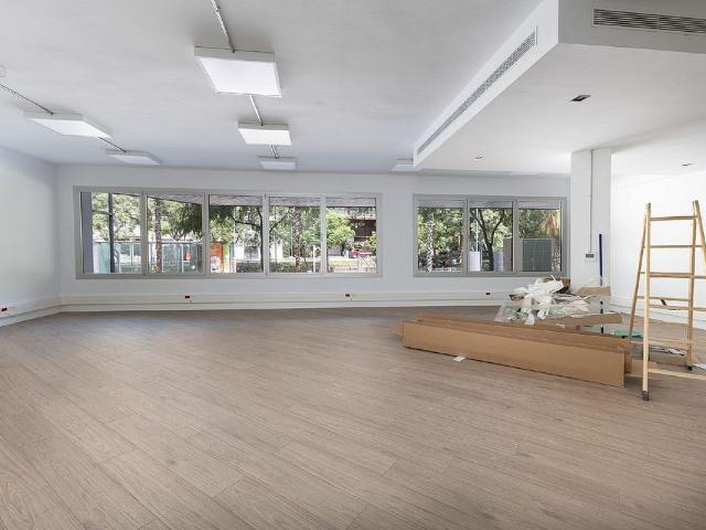 Oficina en alquiler en Barcelona, de 127 m² por 1.525