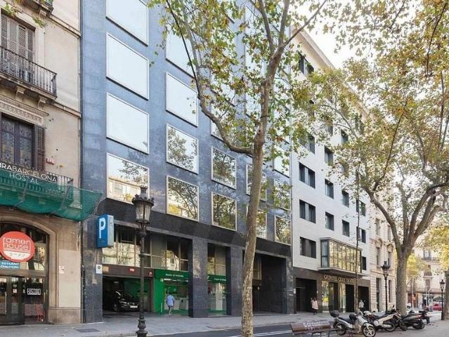 Oficina en alquiler en Barcelona, de 134 m² por 2.145