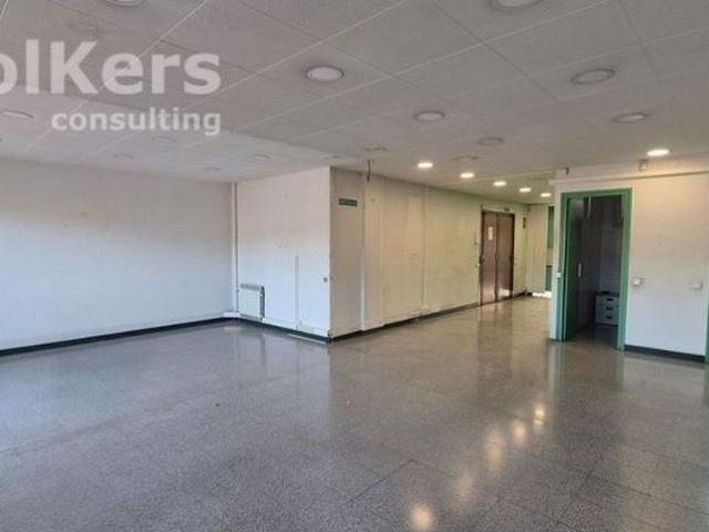 Oficina en alquiler en Barcelona, de 160 m² por 1.800