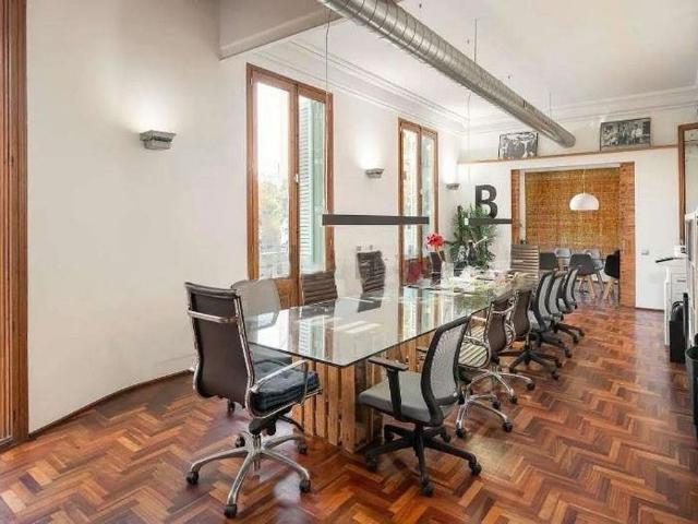 Oficina en alquiler en Barcelona, de 175 m² por 4.000