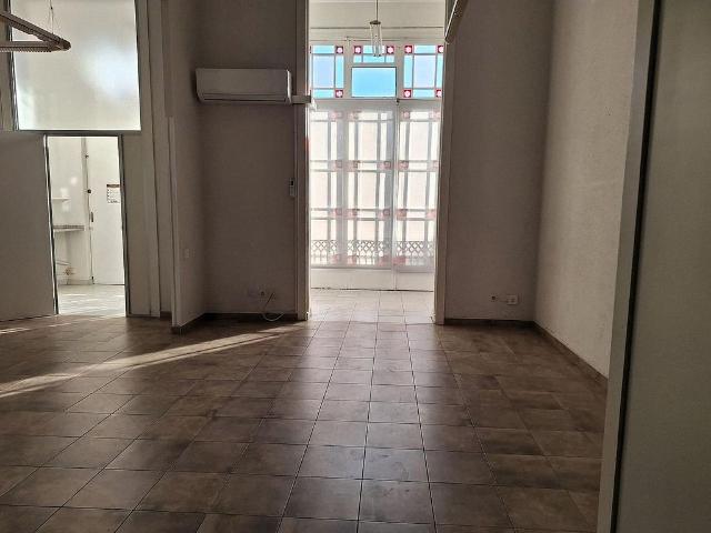 Oficina en alquiler en Barcelona, de 192 m² por 2.600