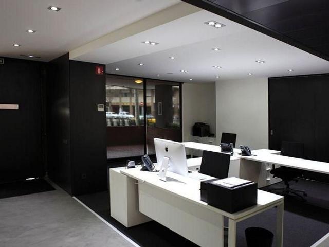 Oficina en alquiler en Barcelona, de 202 m² por 500